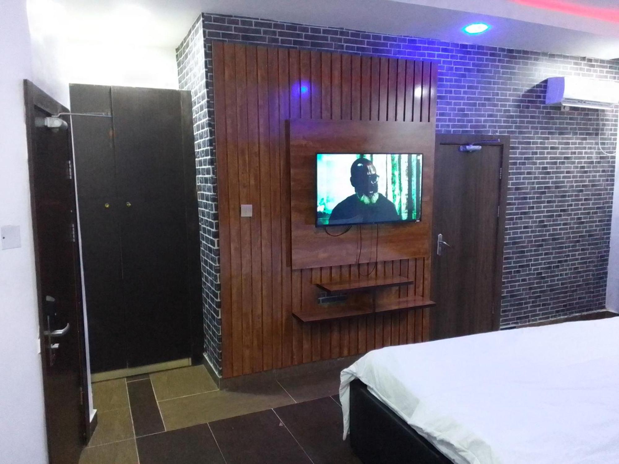 Exclusive Mansion Lekki Phase 1 Hotel Ilado Bagian luar foto